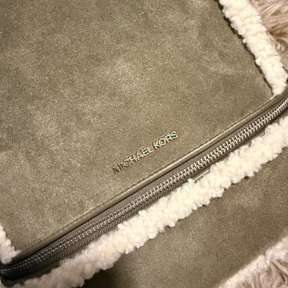 Michael Kors Olive Backpack with White Trim NWT - Picture 2 of 5